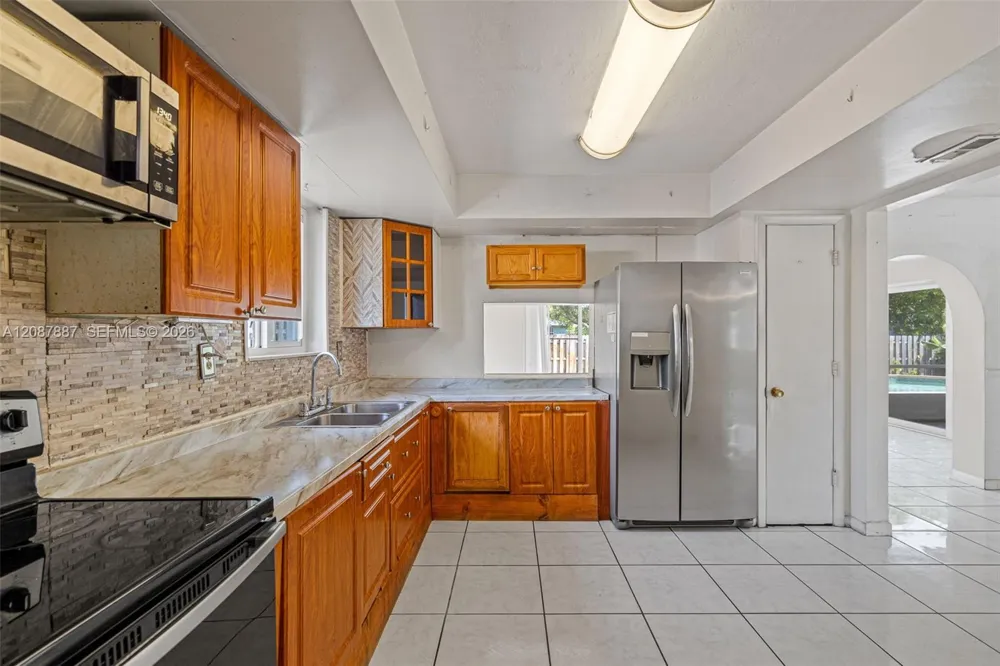 800 NW 48th Ter Plantation, FL 33317