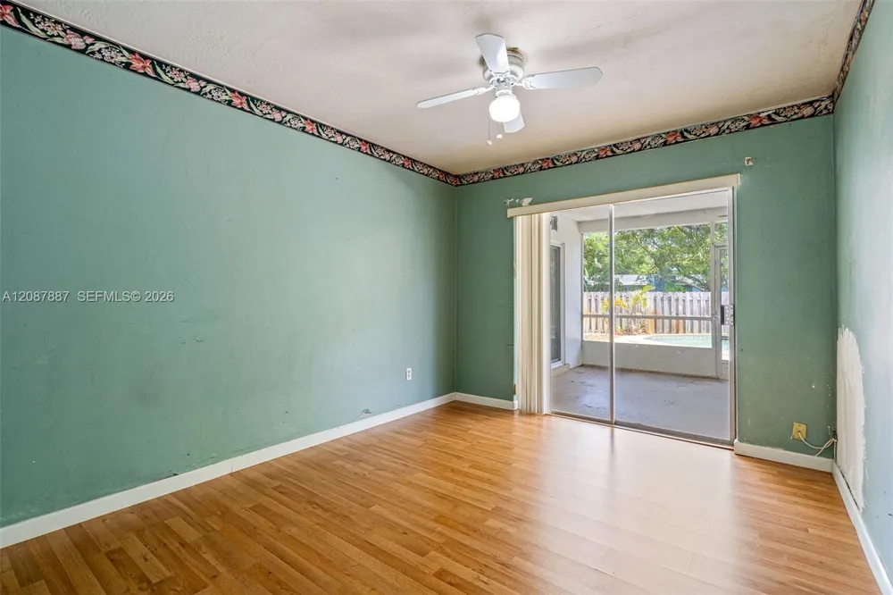 800 NW 48th Ter Plantation, FL 33317
