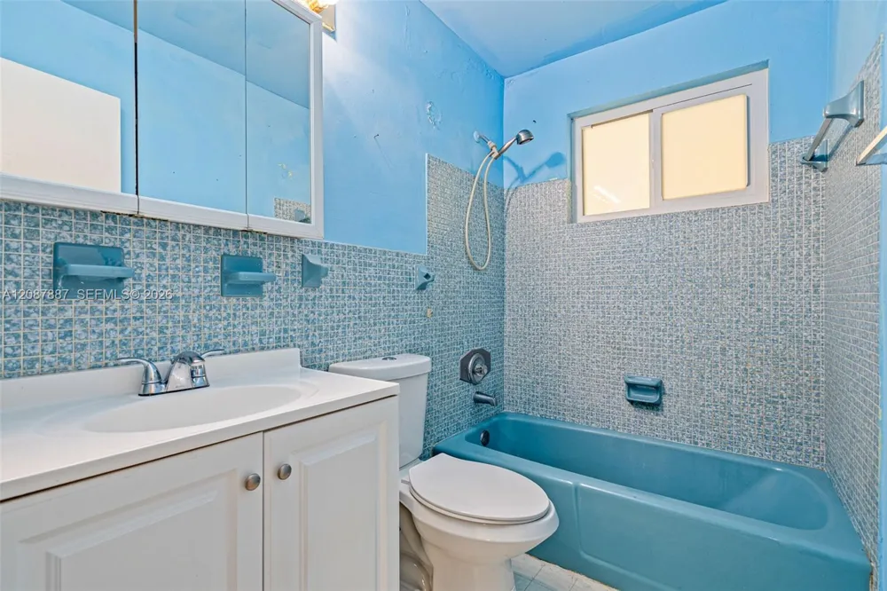 800 NW 48th Ter Plantation, FL 33317