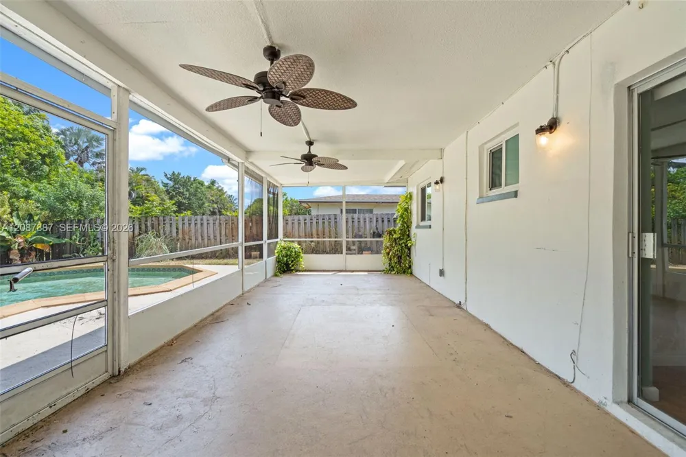 800 NW 48th Ter Plantation, FL 33317