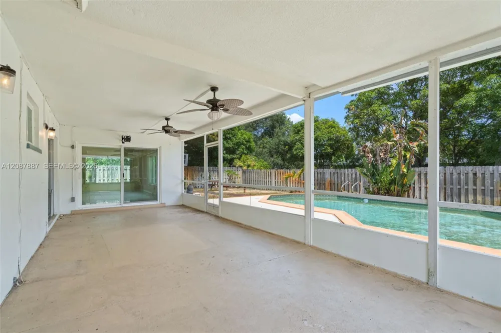 800 NW 48th Ter Plantation, FL 33317