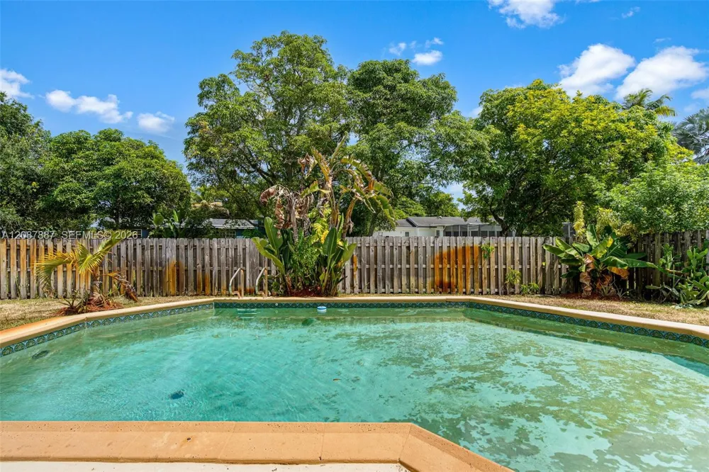 800 NW 48th Ter Plantation, FL 33317