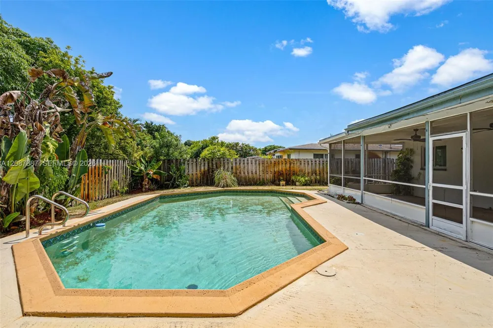 800 NW 48th Ter Plantation, FL 33317