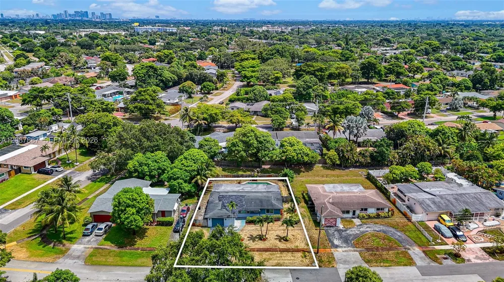 800 NW 48th Ter Plantation, FL 33317
