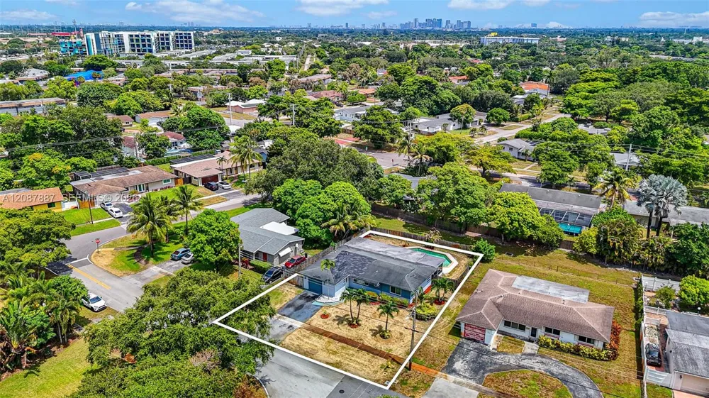 800 NW 48th Ter Plantation, FL 33317