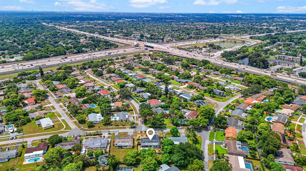 800 NW 48th Ter Plantation, FL 33317