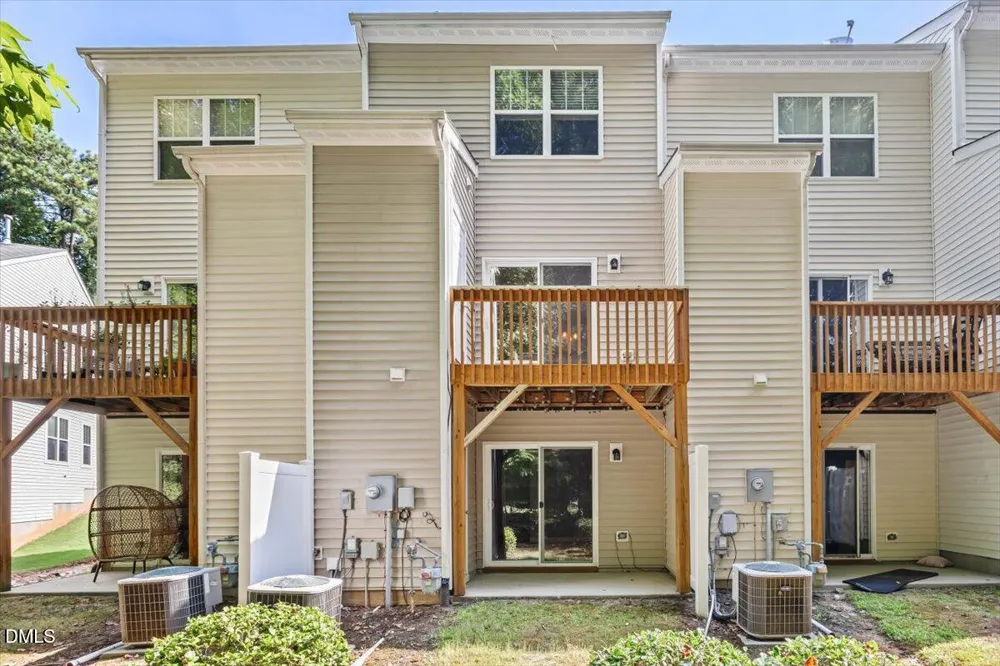 8751 Cypress Grove Run Raleigh, NC 27612