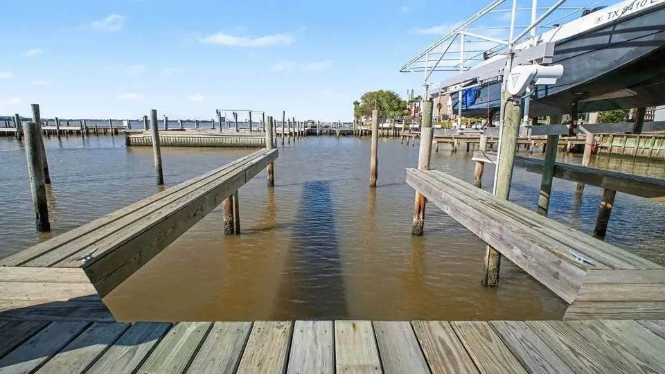 4011 Nasa Rd 1 #602 Seabrook, TX 77586
