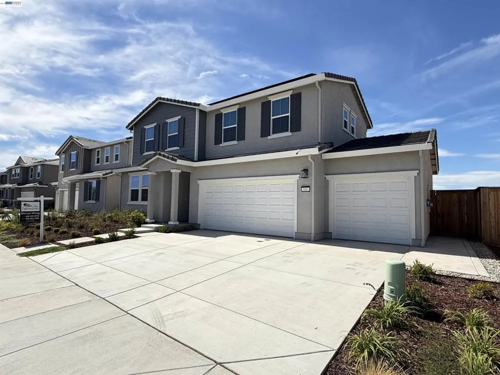 3065 Blue Opal Cir Roseville, CA 95747
