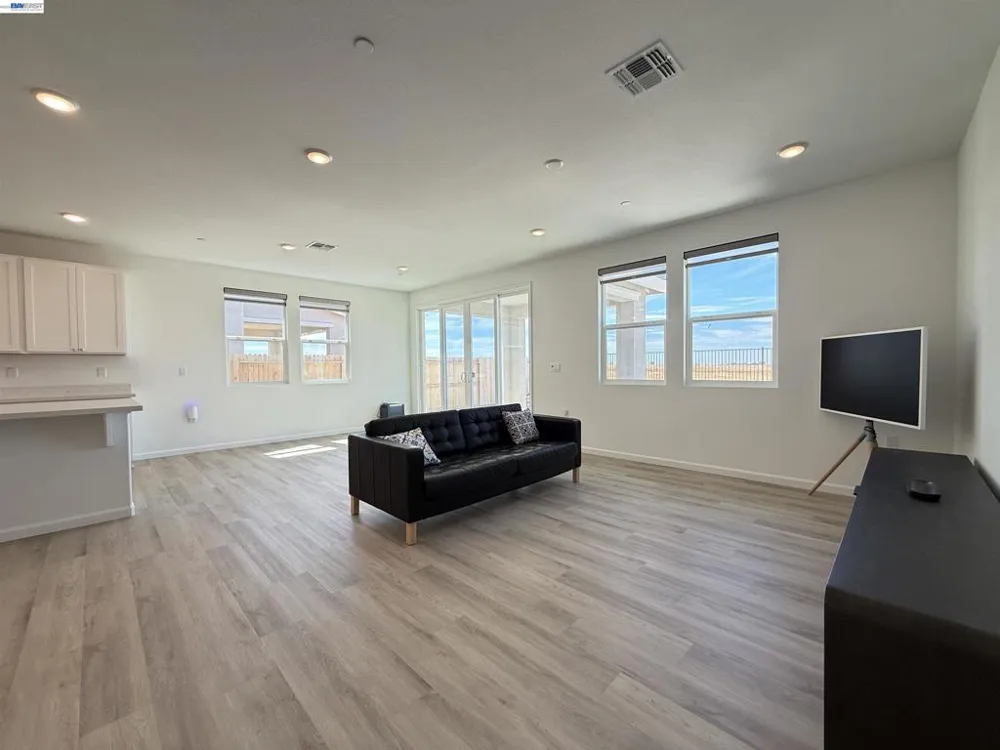3065 Blue Opal Cir Roseville, CA 95747