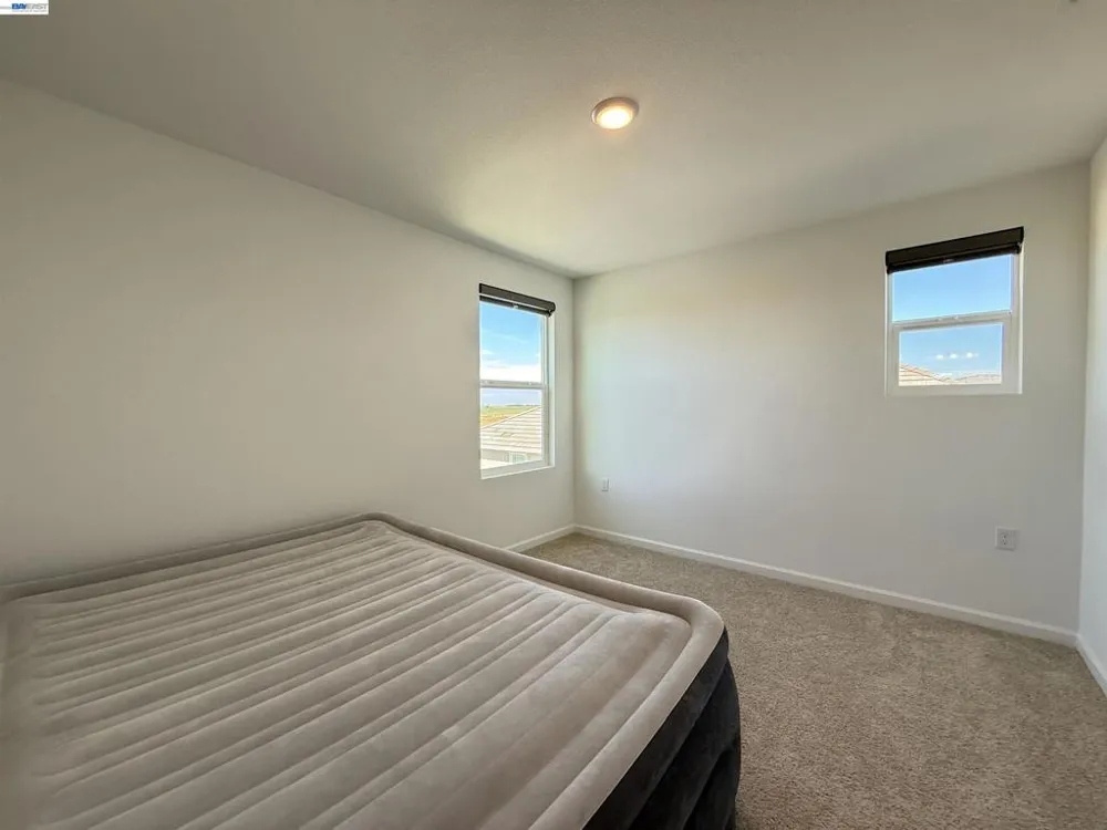 3065 Blue Opal Cir Roseville, CA 95747