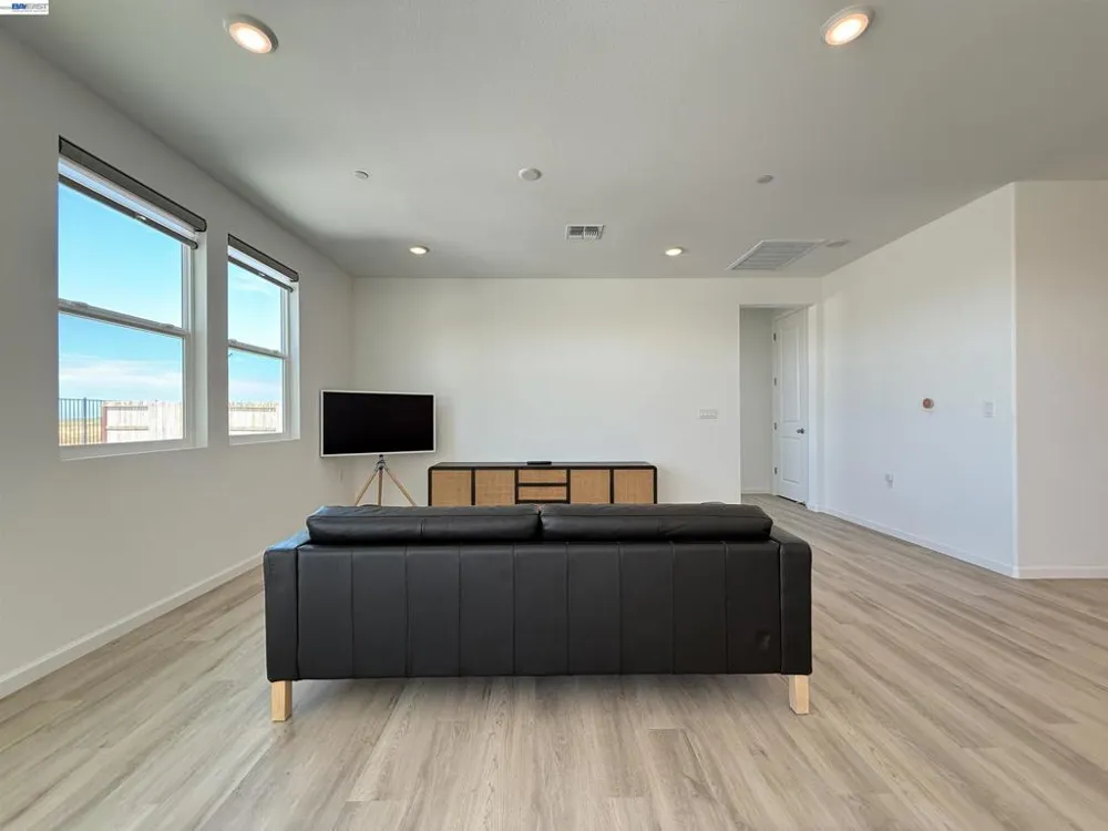 3065 Blue Opal Cir Roseville, CA 95747