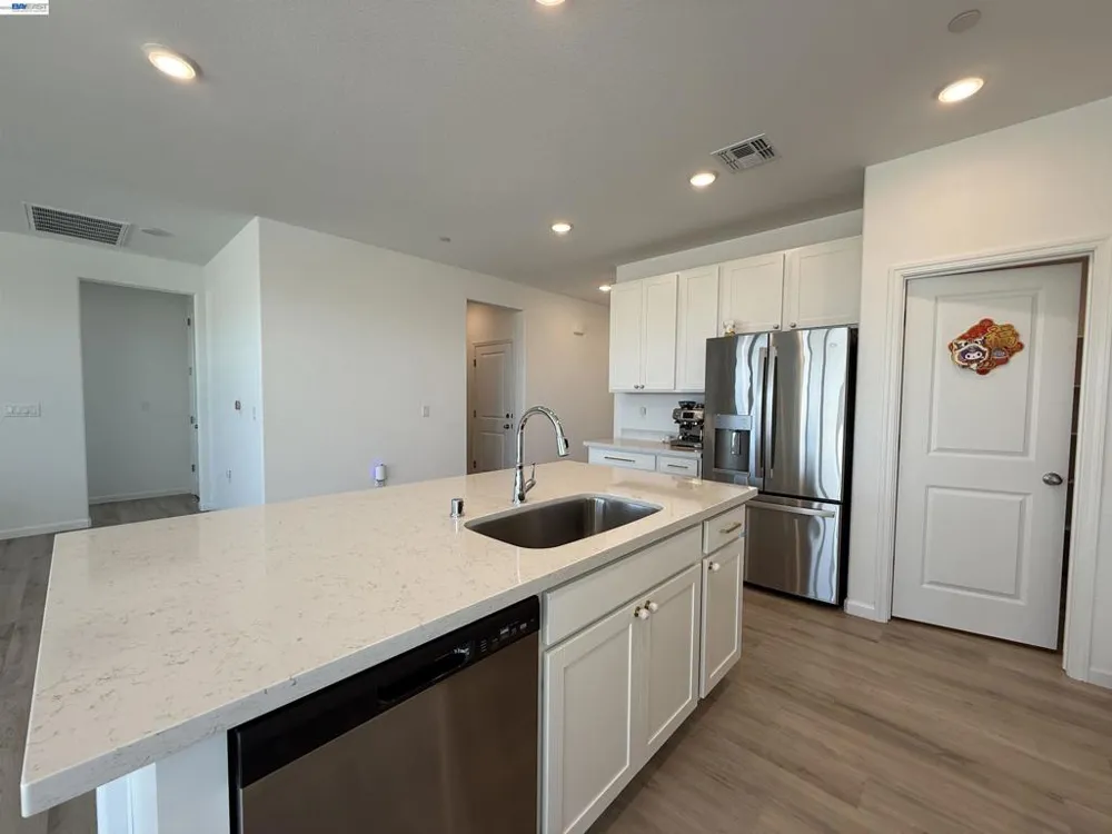 3065 Blue Opal Cir Roseville, CA 95747