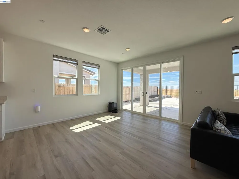 3065 Blue Opal Cir Roseville, CA 95747
