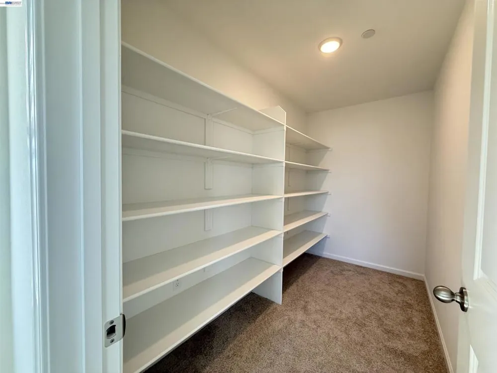 3065 Blue Opal Cir Roseville, CA 95747