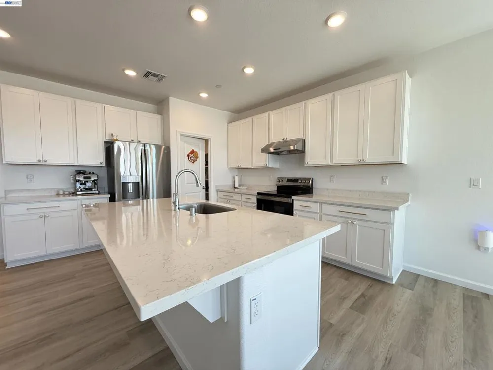 3065 Blue Opal Cir Roseville, CA 95747