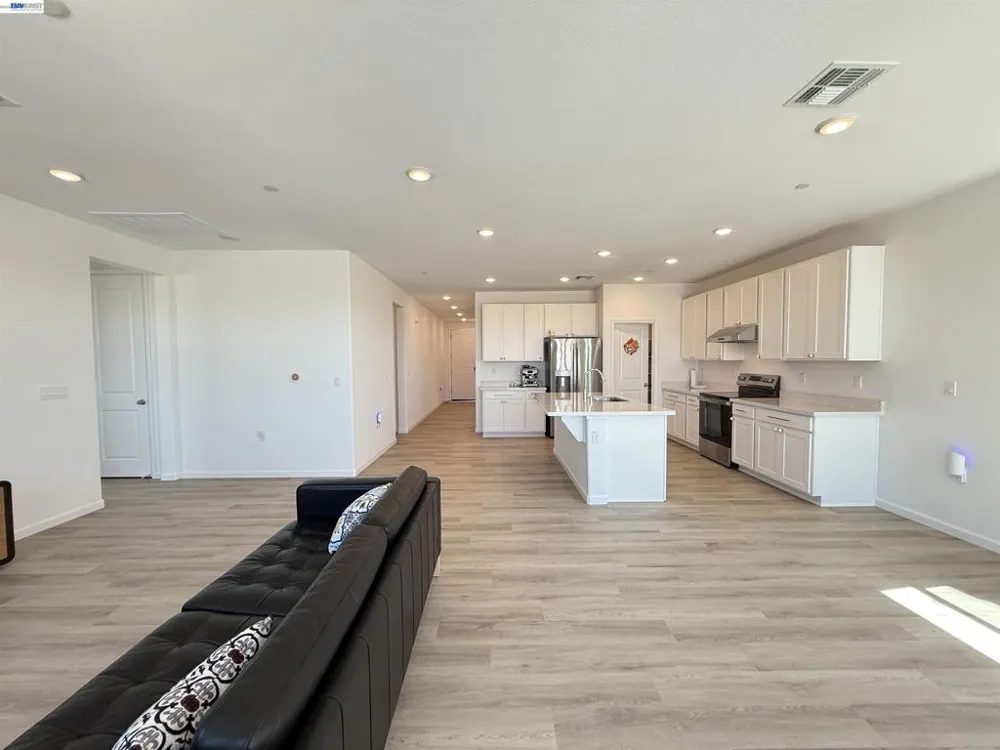 3065 Blue Opal Cir Roseville, CA 95747