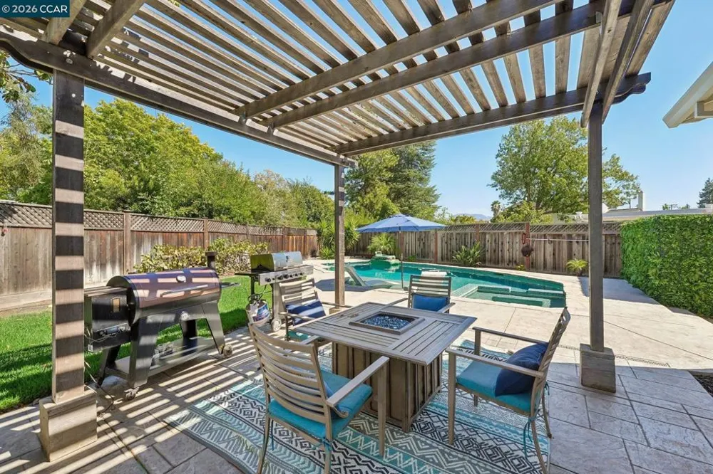 3730 Parkway Ct Concord, CA 94519