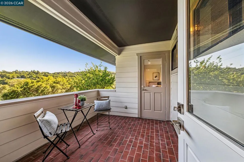 6 Tanglewood Lane Lafayette, CA 94549