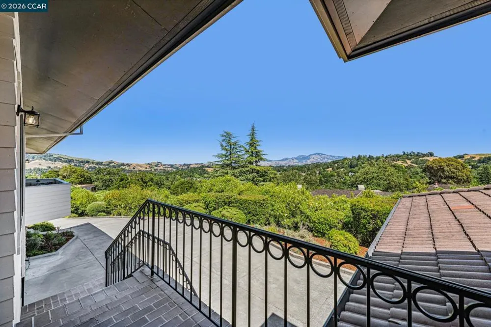 6 Tanglewood Lane Lafayette, CA 94549