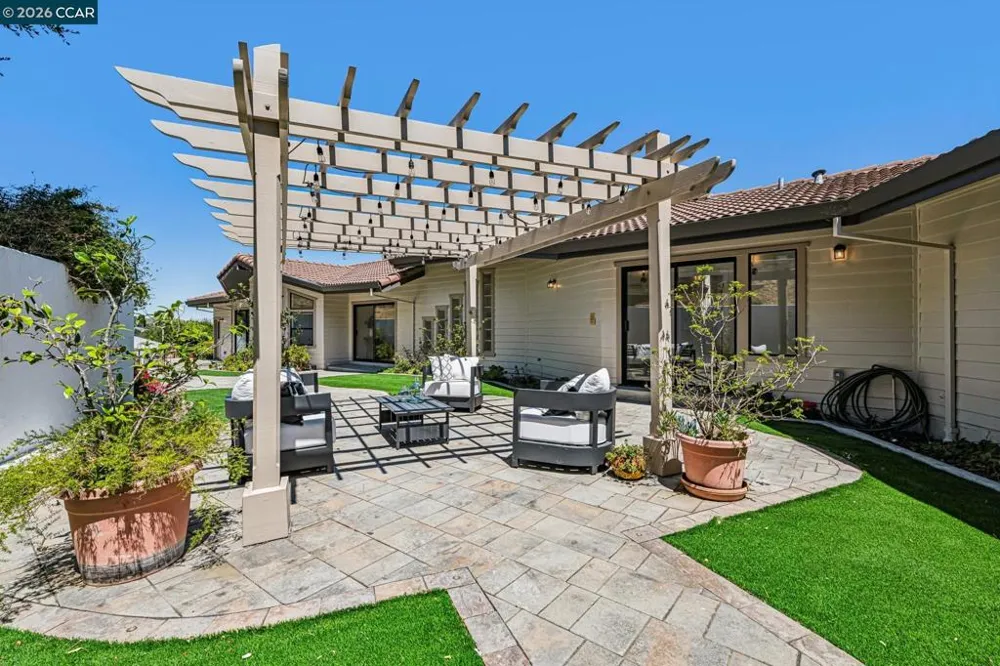 6 Tanglewood Lane Lafayette, CA 94549