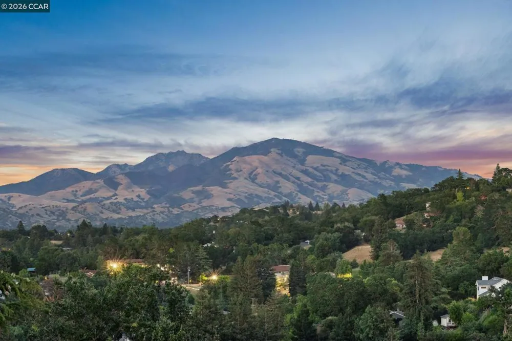 6 Tanglewood Lane Lafayette, CA 94549