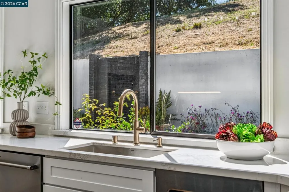 6 Tanglewood Lane Lafayette, CA 94549