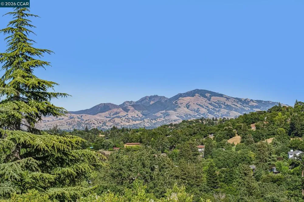 6 Tanglewood Lane Lafayette, CA 94549
