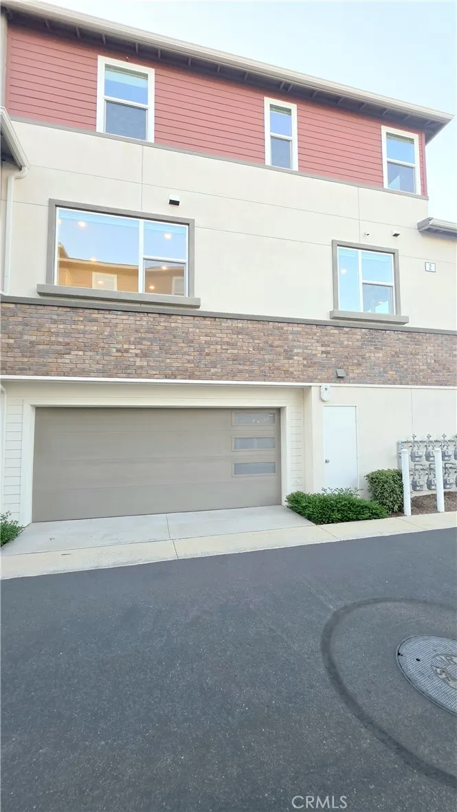 223 Carmona Lake Forest, CA 92630