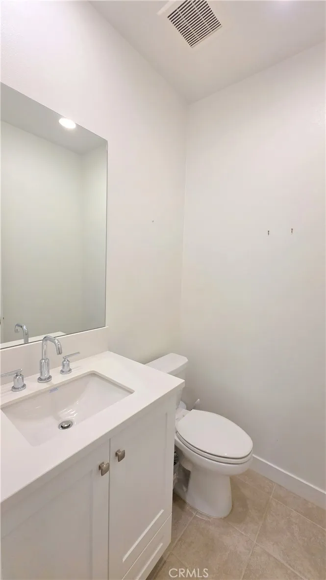 223 Carmona Lake Forest, CA 92630