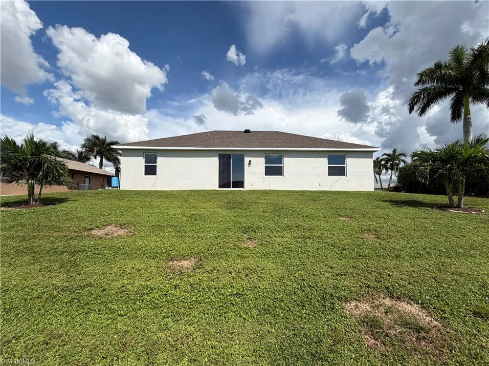 916 NW 3rd Avenue Cape Coral, FL 33993