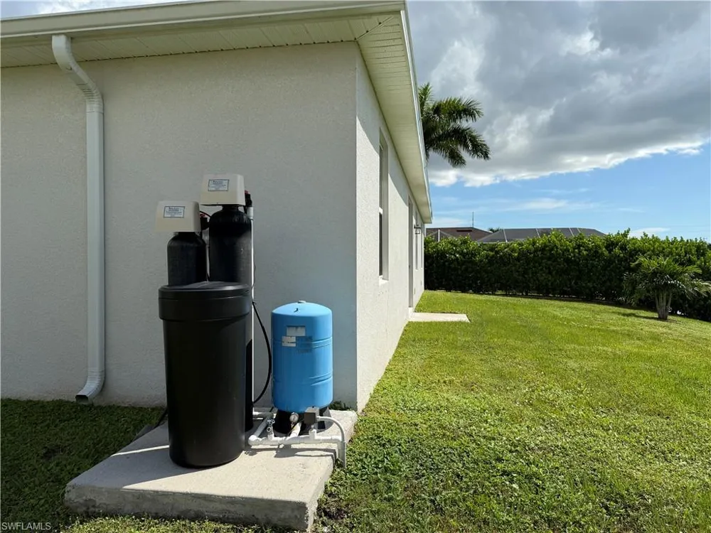 916 NW 3rd Avenue Cape Coral, FL 33993