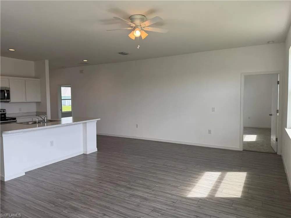 916 NW 3rd Avenue Cape Coral, FL 33993