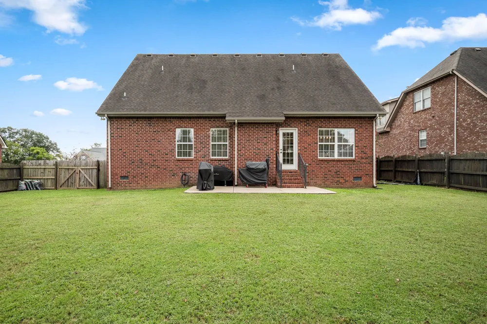 1921 Walking Dr Murfreesboro, TN 37130