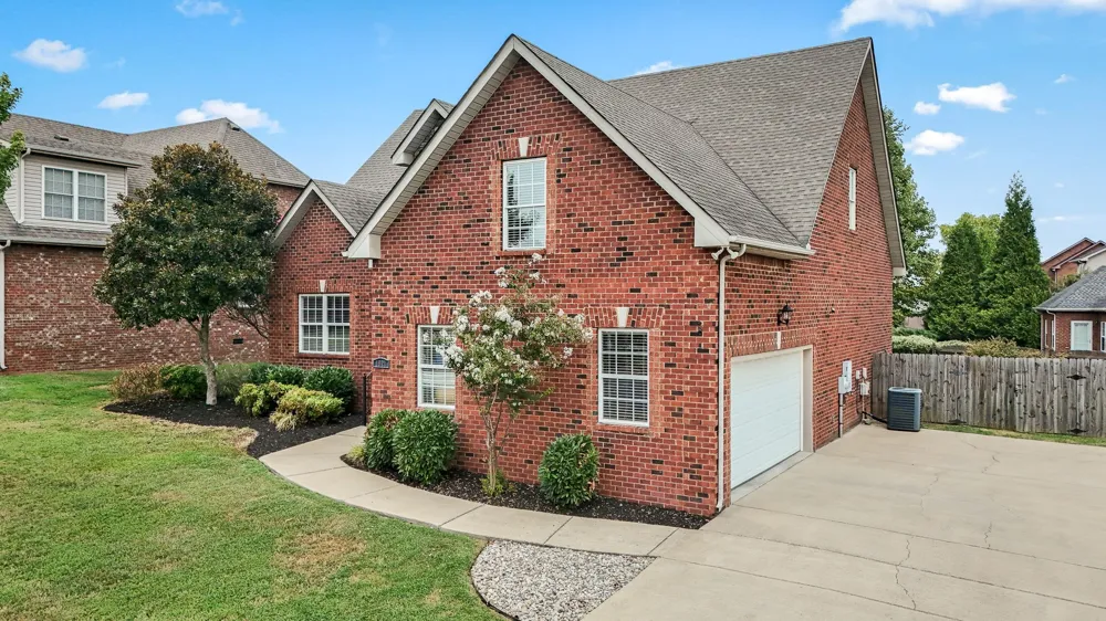 1921 Walking Dr Murfreesboro, TN 37130
