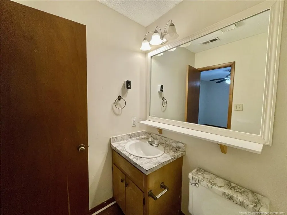 754 Hedgelawn Way Fayetteville, NC 28311