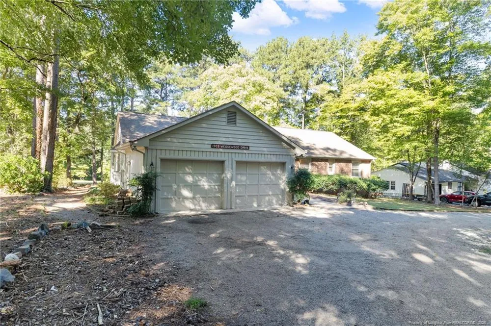1903 Wedgewood Drive Sanford, NC 27332