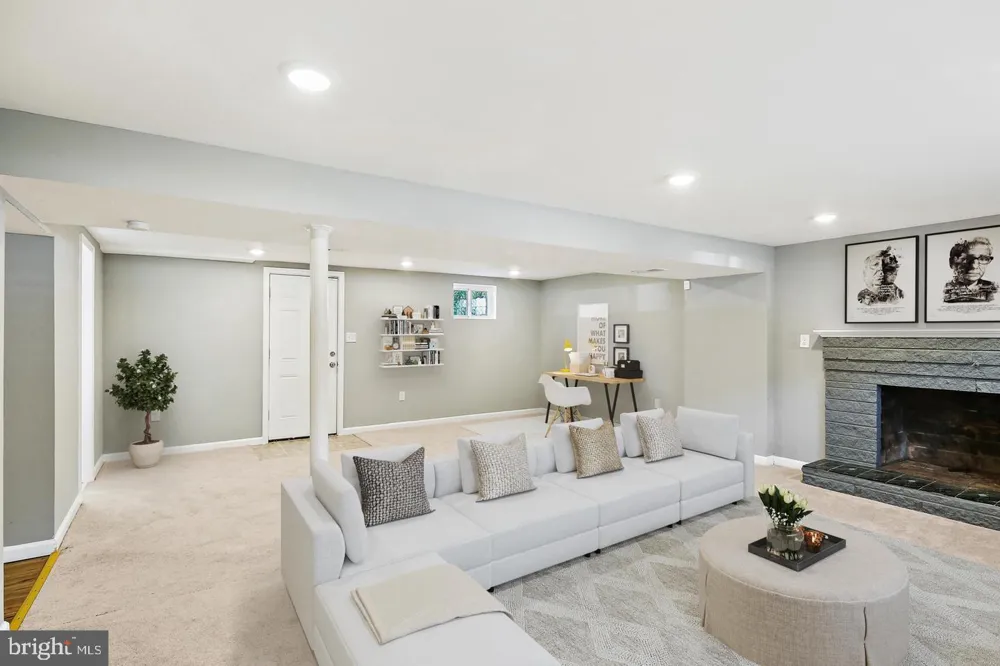 8305 BERNARD DRIVE Fort Washington, MD 20744