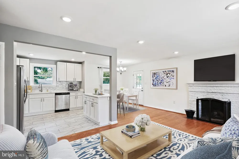 8305 BERNARD DRIVE Fort Washington, MD 20744