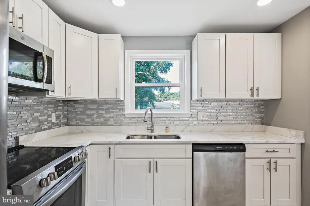 8305 BERNARD DRIVE Fort Washington, MD 20744