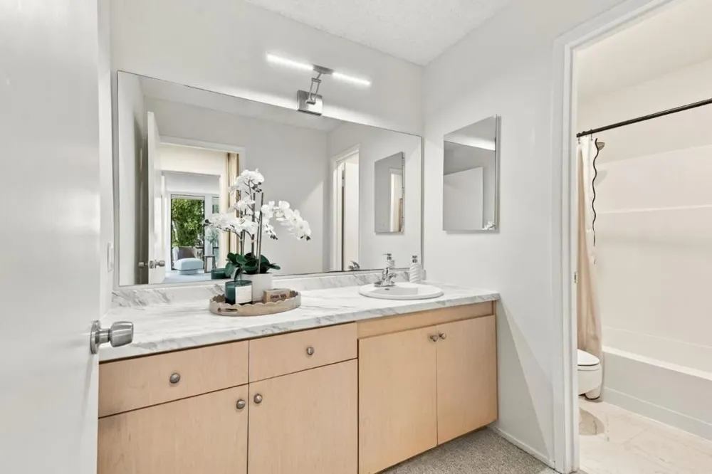 1170 Foster City Boulevard #308 Foster City, CA 94404