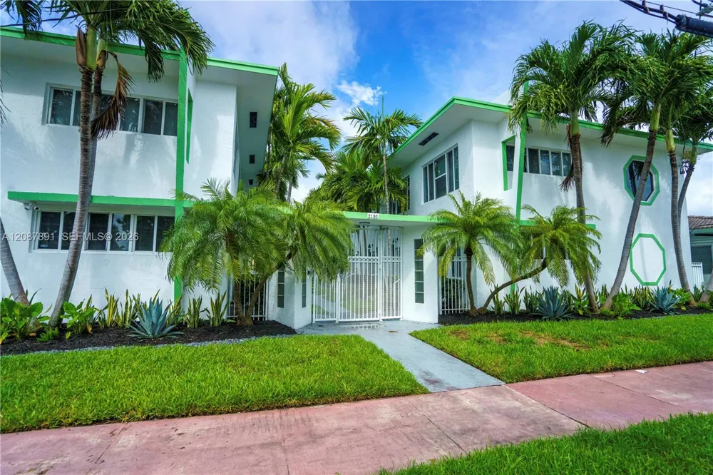2180 Bay Dr #4B Miami Beach, FL 33141