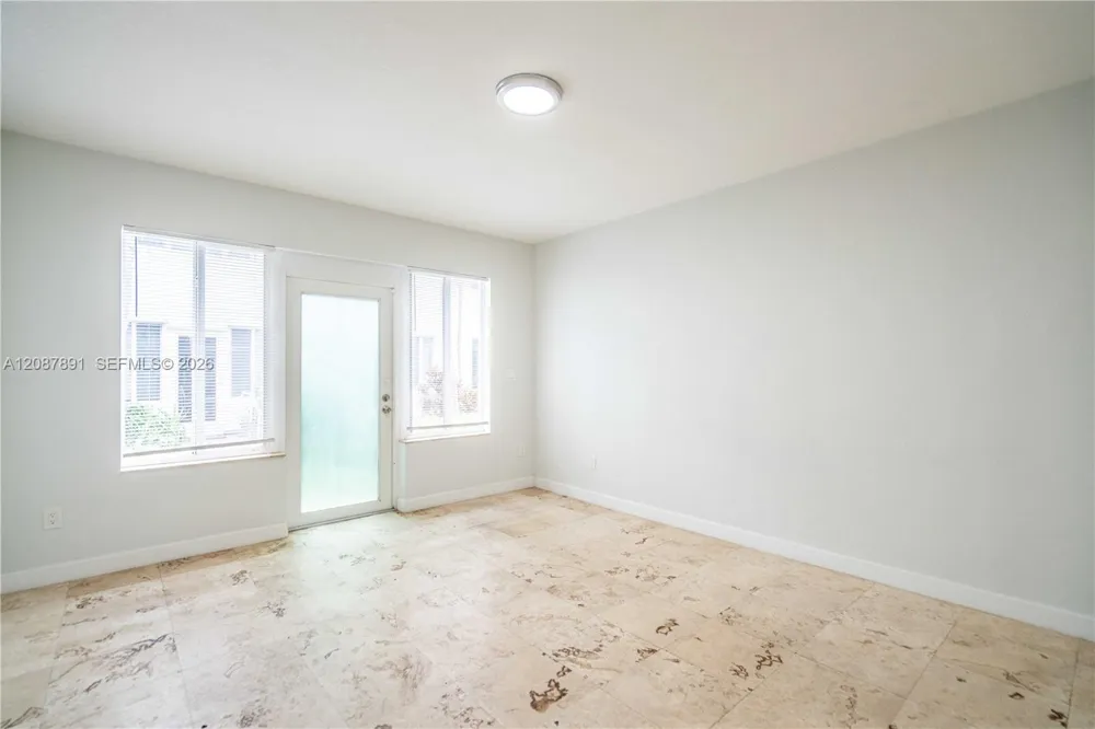 2180 Bay Dr #4B Miami Beach, FL 33141