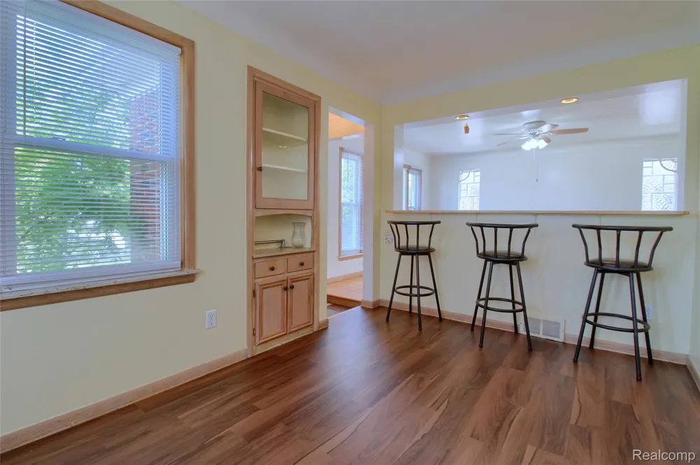 17084 Stricker Avenue Eastpointe City, MI 48021