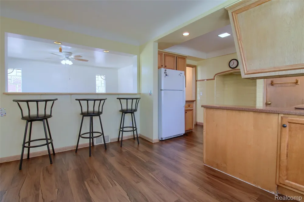 17084 Stricker Avenue Eastpointe City, MI 48021