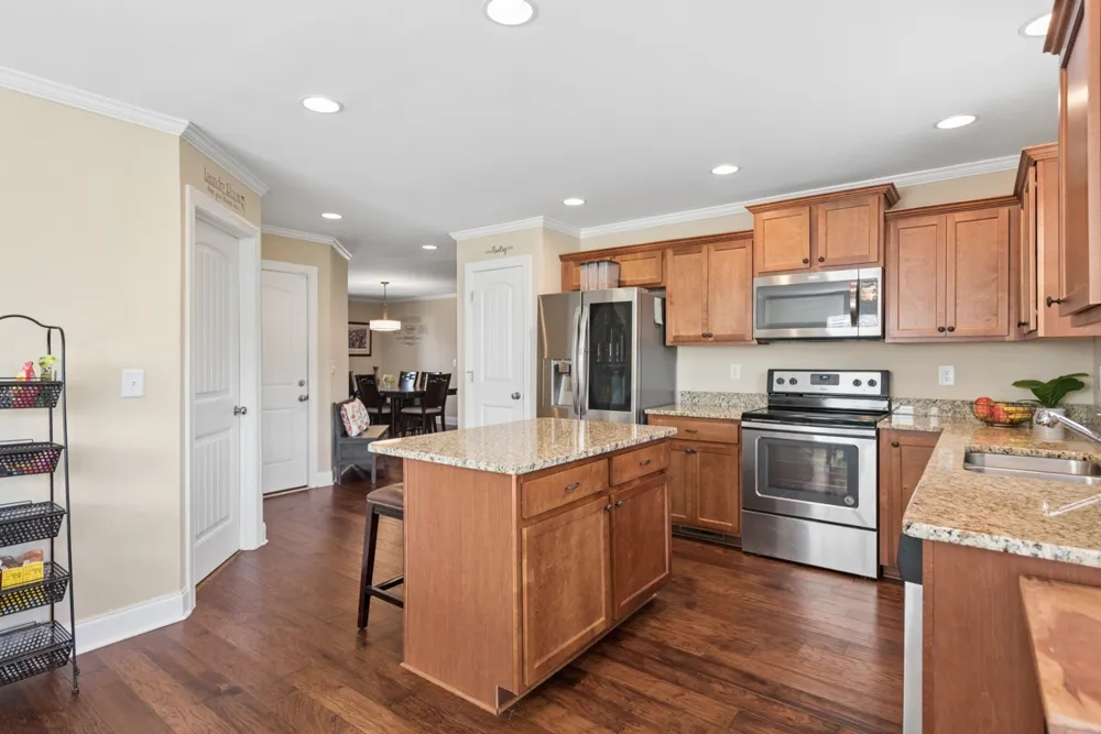 202 Hickory Pointe Dr Lebanon, TN 37087