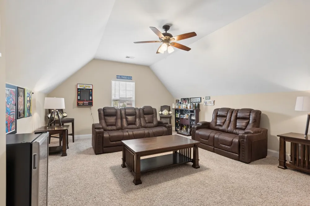 202 Hickory Pointe Dr Lebanon, TN 37087
