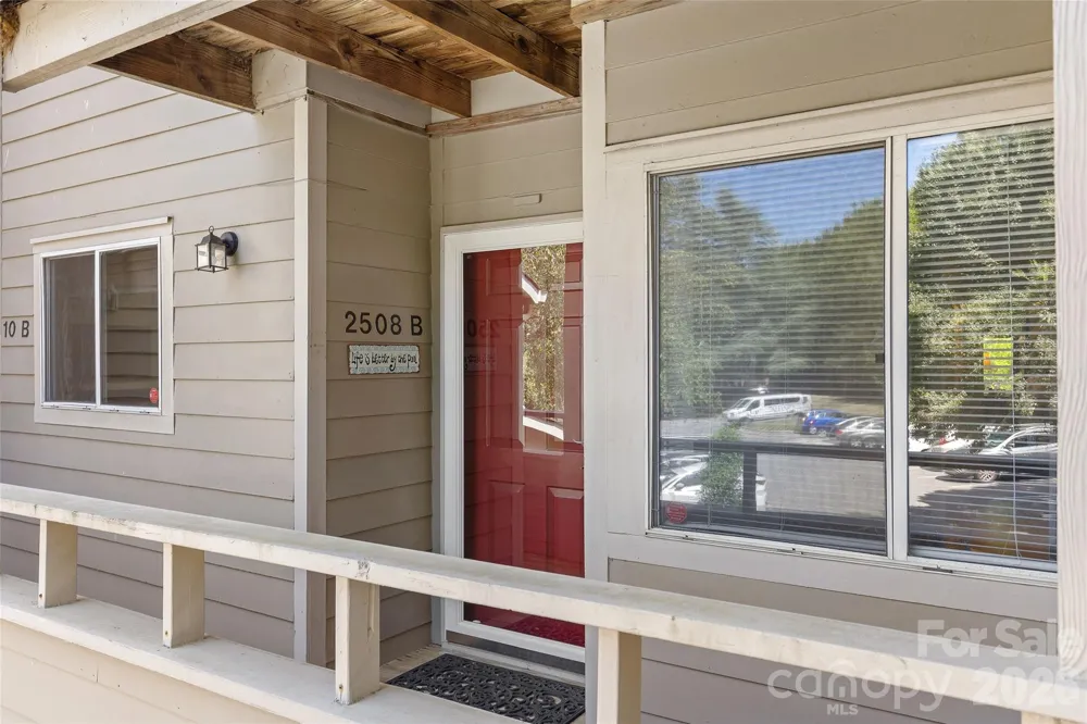2508 Stradbrook Drive #B Charlotte, NC 28210