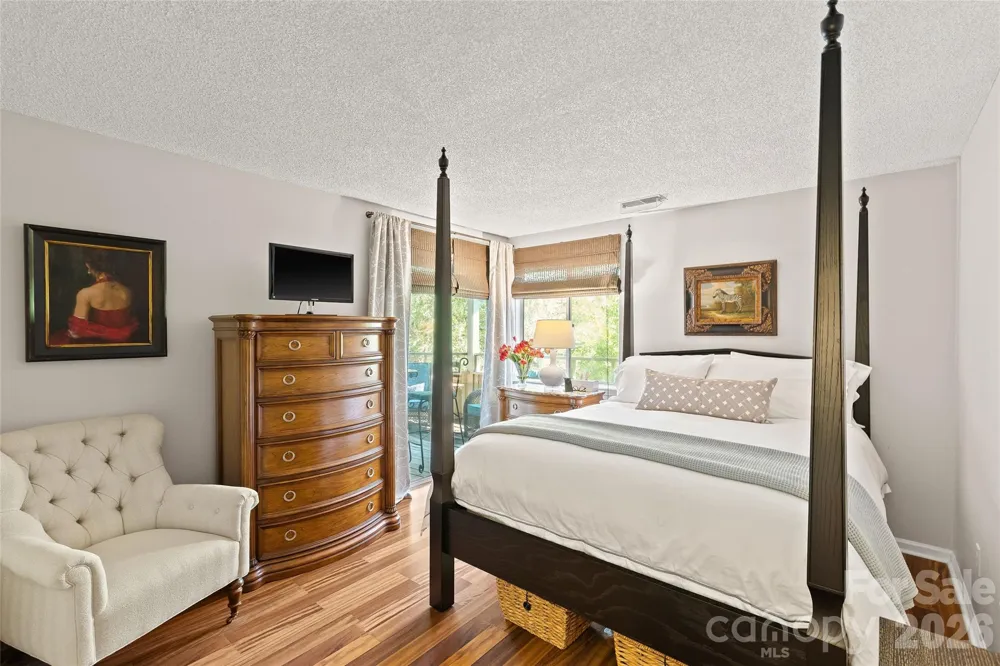 2508 Stradbrook Drive #B Charlotte, NC 28210