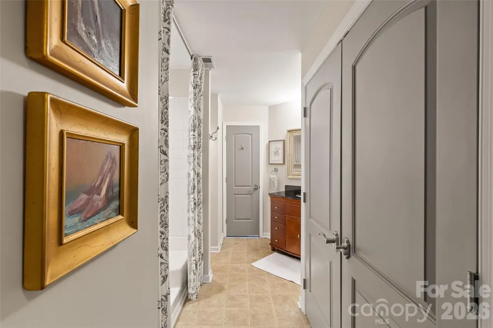2508 Stradbrook Drive #B Charlotte, NC 28210